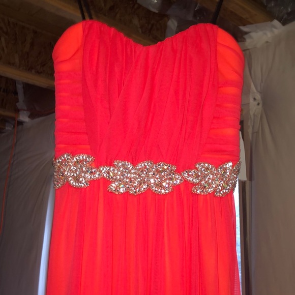 Prom dress ! - Picture 2 of 3